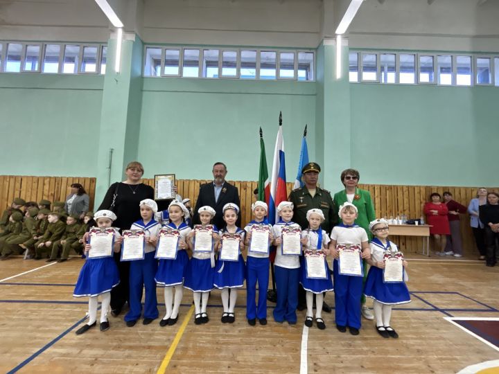 В Лаишеве прошел смотр строя и песни дошкольников