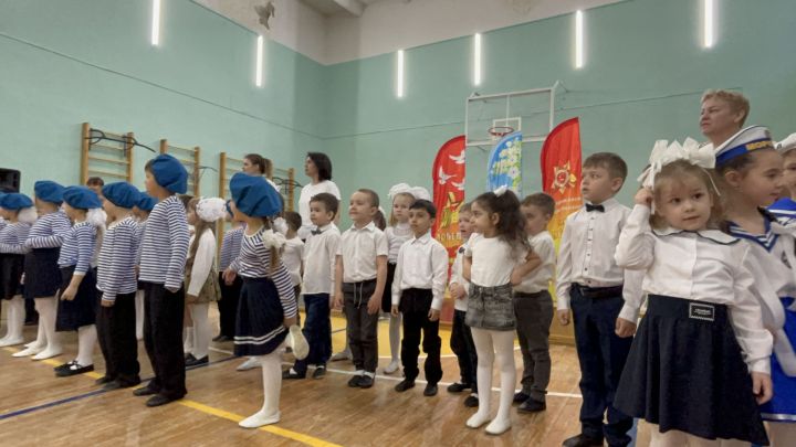 В Лаишеве прошел смотр строя и песни дошкольников