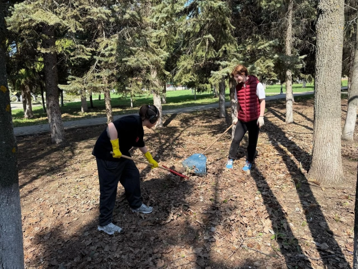 Ученики гимназии № 1 участвуют во Всероссийской акции «Первомай».