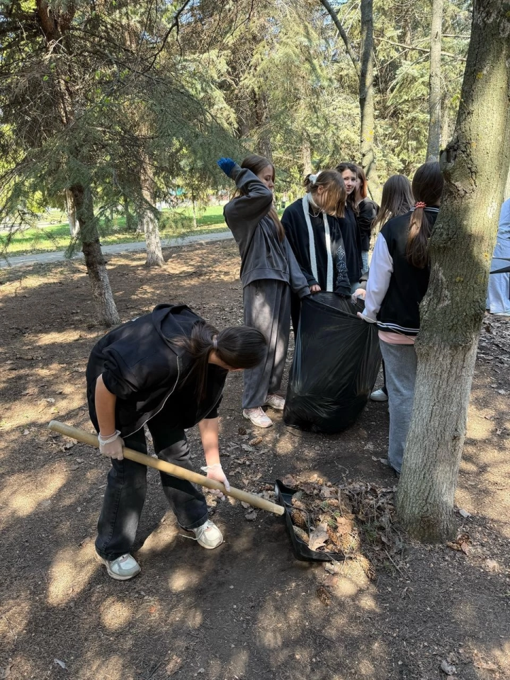 Ученики гимназии № 1 участвуют во Всероссийской акции «Первомай».