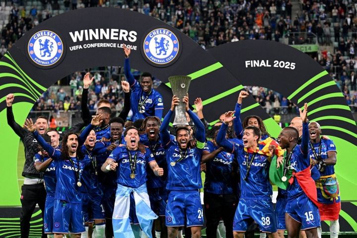 Футбол. «Челси» вырвал победу в Лиге Конференций у «Бетиса»