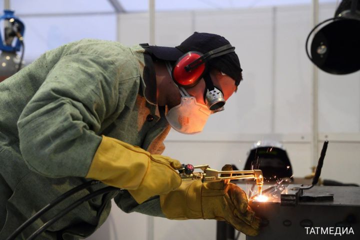 В Татарстане более трех тысяч студентов бесплатно осваивают рабочие профессии благодаря национальному проекту