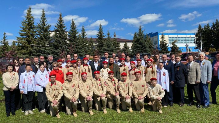 В городе Лаишево торжественно открыли Аллею Славы связистов