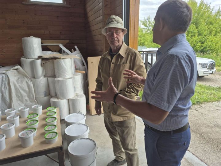 Лаеш районы башлыгы Илдус Зарипов берничә фермер хуҗалыгында булды