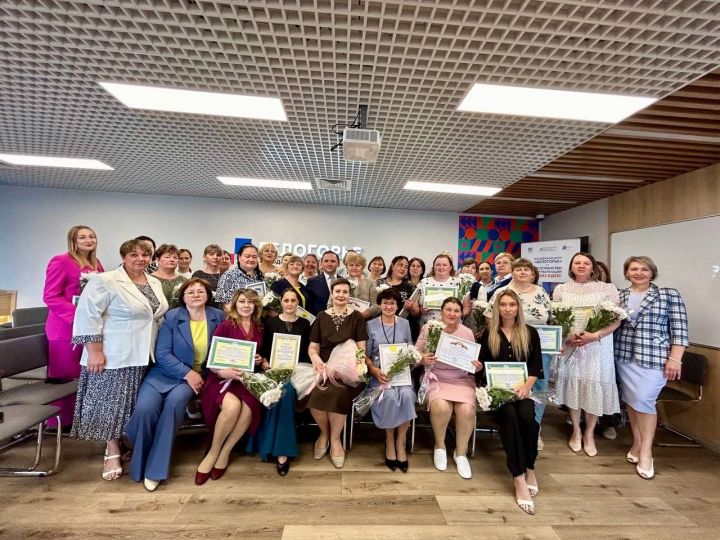 В Лаишево состоялось торжественное мероприятие, посвящённое Дню социального работника