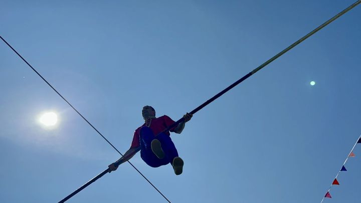 Невероятное шоу на Сабантуе: канатоходцы покорили Лаишево!