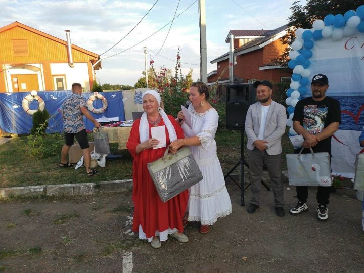 Авыл көне: Шуран дусларын җыйды