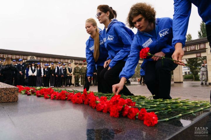 Школьники, студенты и активисты Казани почтили память жертв терроризма