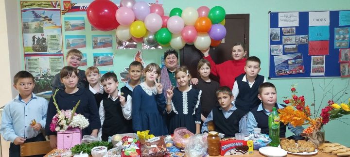 Лаишевская школа № 3 превратилась в яркую ярмарочную площадь