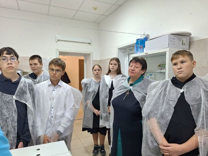 Школьники Лаишево примерили роль Айболита