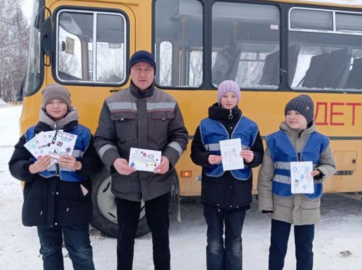 Письмо водителю: юидовцы отряда «Жезл» напомнили о безопасности на дороге