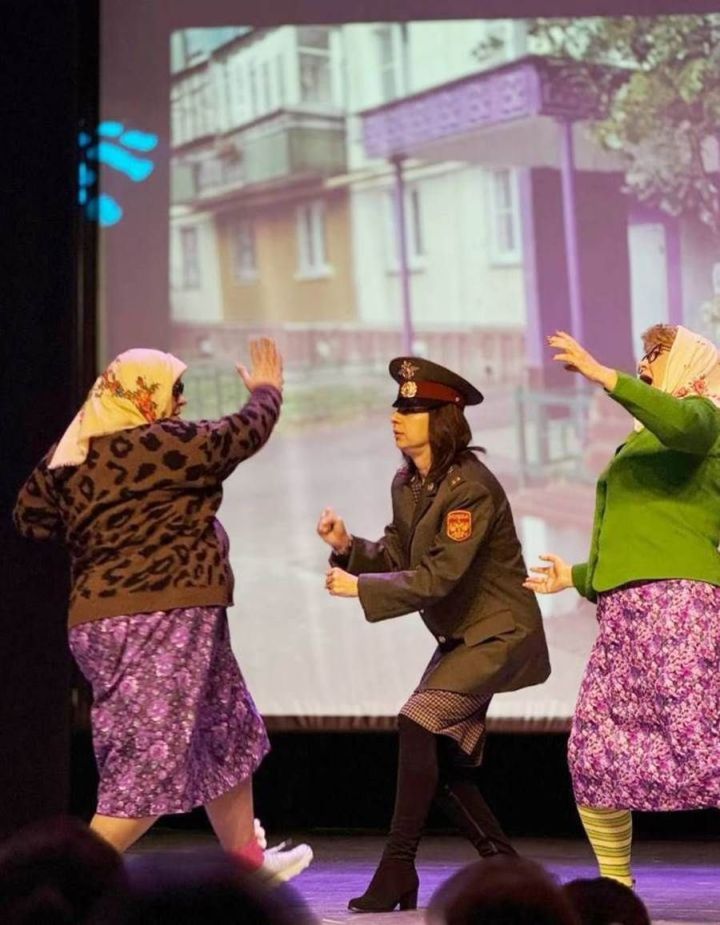Никольский 23 февральне   җырлар белән каршы ала