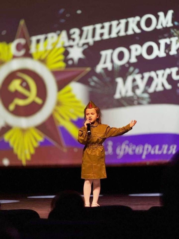 Никольский 23 февральне   җырлар белән каршы ала