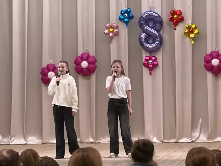 «Для любимых и единственных»: теплый концерт к 8 Марта в Среднедевятовском СДК тронул сердца!