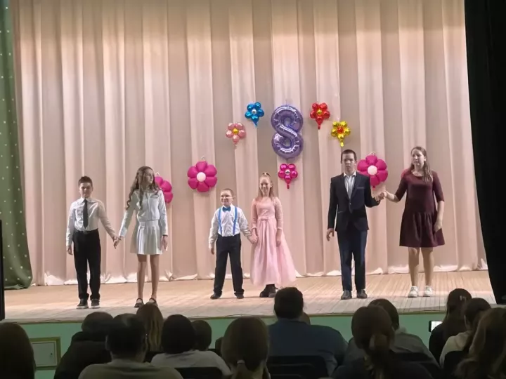 «Для любимых и единственных»: теплый концерт к 8 Марта в Среднедевятовском СДК тронул сердца!