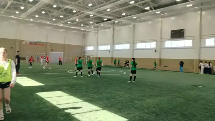 Школьная футбольная лига: яркие эмоции на стадионе «Алга» в Усадах