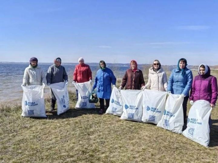 Атабайда шимбә өмәсе: «Россия сулары» акциясе кысаларында Чулман ярларын чистарттылар
