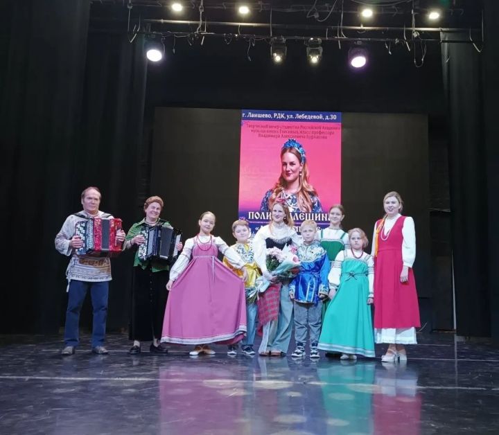 Выпускница Лаишевской школы искусств дала концерт в районном доме культуры