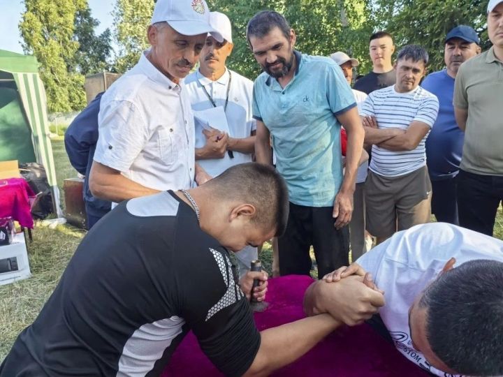 Татар Янтыгы гөрләде: Сабантуй кунакларны зур авыл түгәрәгенә берләштерде