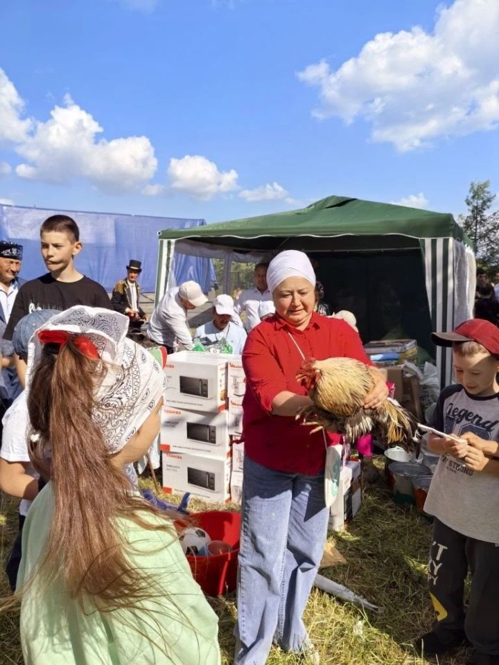 Татар Янтыгы гөрләде: Сабантуй кунакларны зур авыл түгәрәгенә берләштерде