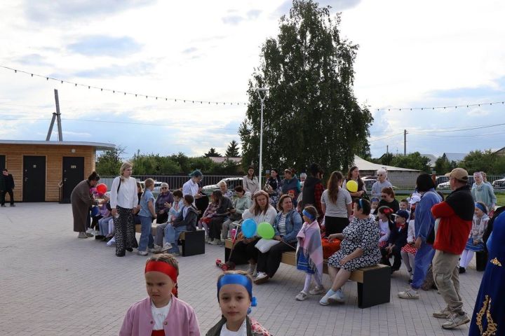 Лаешлылар җәйне Балаларны яклау көненә багышланган концерт белән каршы алды