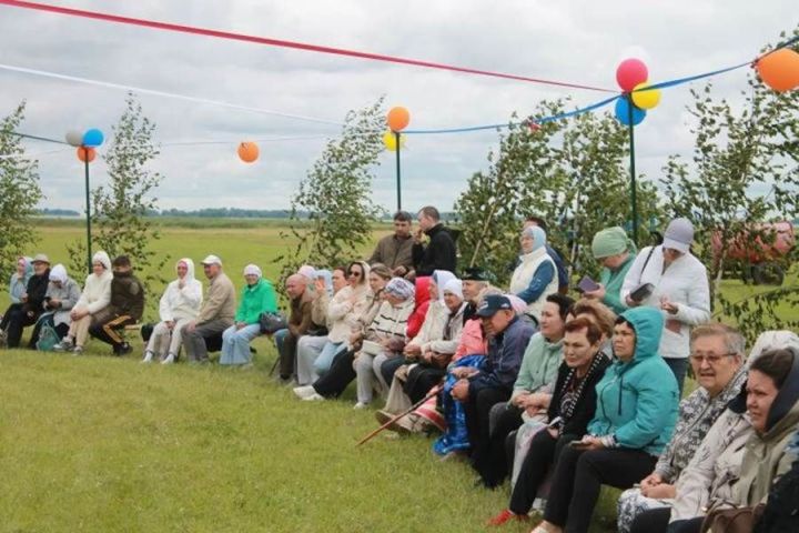Авыл көне: Сиңгел авылында чын күңелдән биеделәр һәм күңел ачтылар