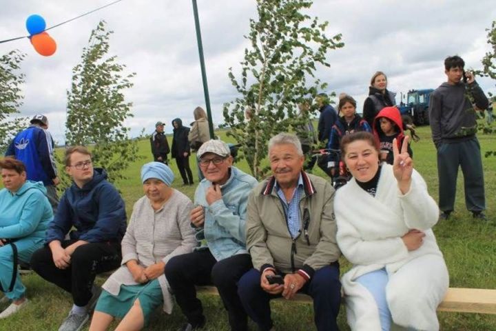 Авыл көне: Сиңгел авылында чын күңелдән биеделәр һәм күңел ачтылар