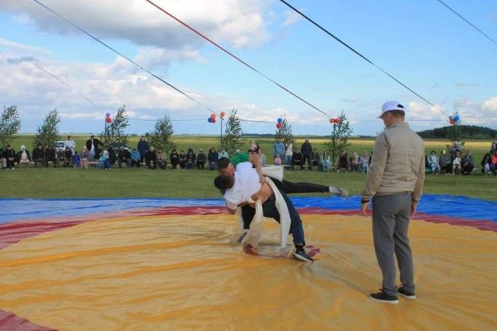 Авыл көне: Сиңгел авылында чын күңелдән биеделәр һәм күңел ачтылар