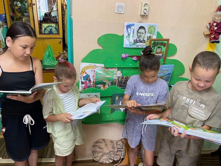 Чтение увлекает юное поколение лаишевцев и в каникулы