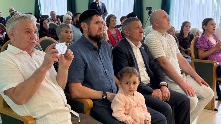 В Лаишевском районе увековечили память земляка: в селе Кирби представили книгу стихов Галимзяна Гайнутдинова