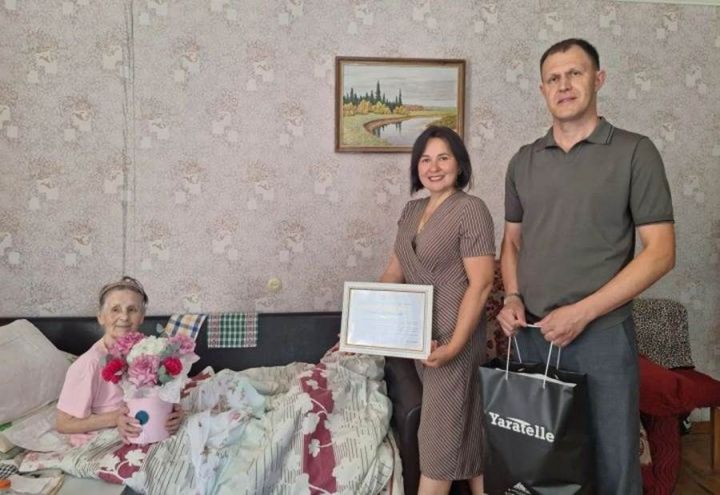 Хезмәт кешеләренә — дан һәм хөрмәт! Татарстанда «Яратель» кошчылык фабрикасы ветераннарын зурладылар