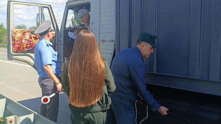 Автомобили татарстанцев проверяют на содержание выхлопных газов