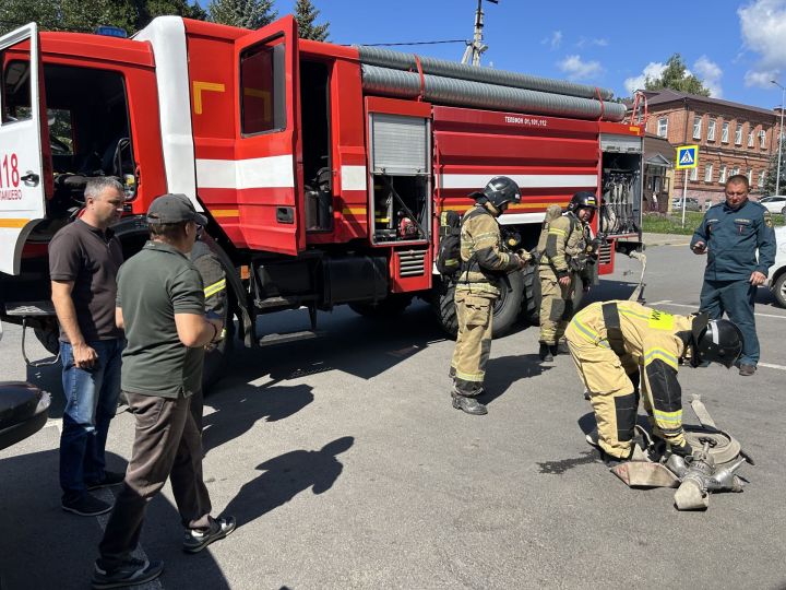 В Лаишевском отделе МВД прошли совместные учения полицейских и сотрудников МЧС