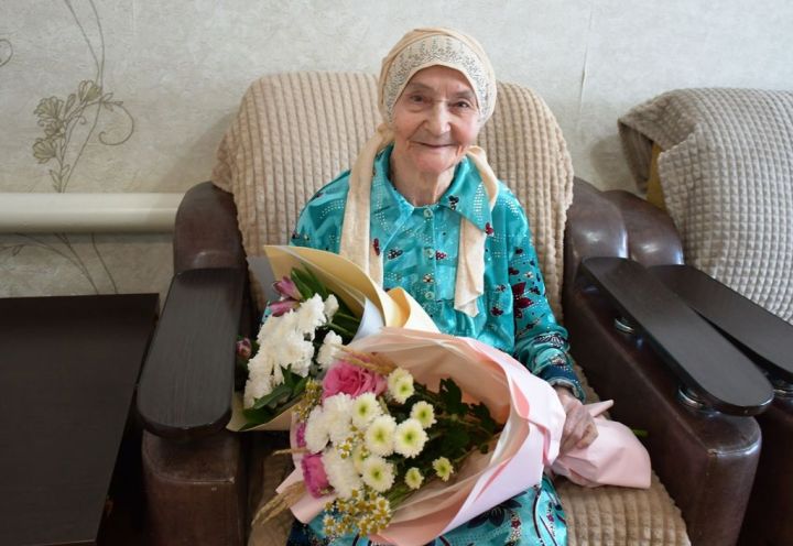 Почетный сотрудник редакции районной газеты отмечает 90-летие
