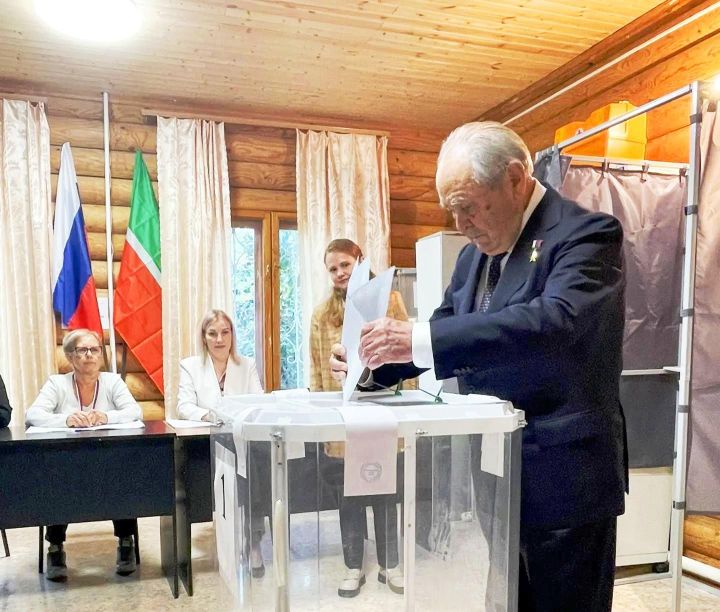 Первый Президент Татарстана проголосовал на выборах в Госдуму