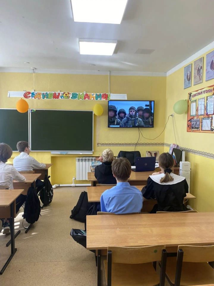 Батырлык дәресләре: Лаеш укучыларына безнең заман Каһарманнары турында сөйләделәр